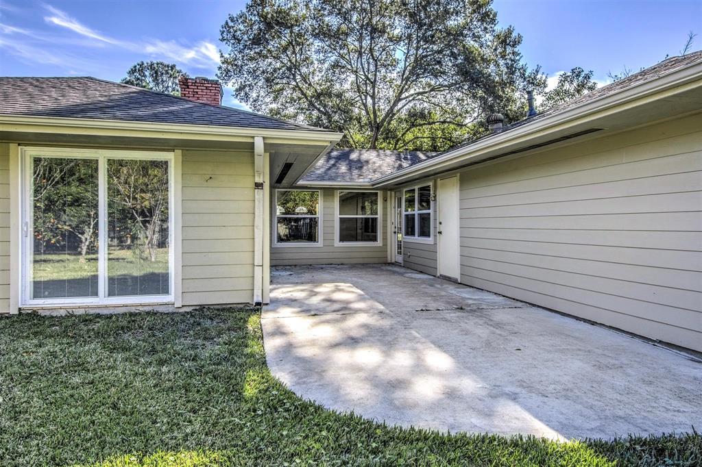 2811 Frostwood Circle, Dickinson, Texas image 31