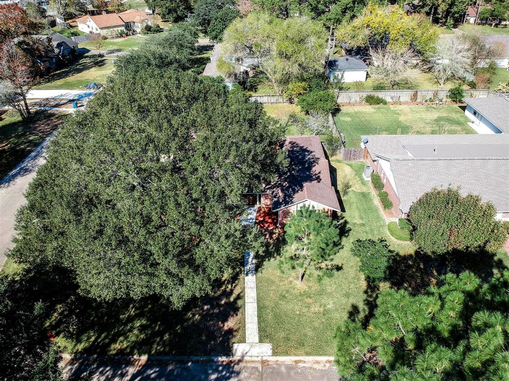 2811 Frostwood Circle, Dickinson, Texas image 9