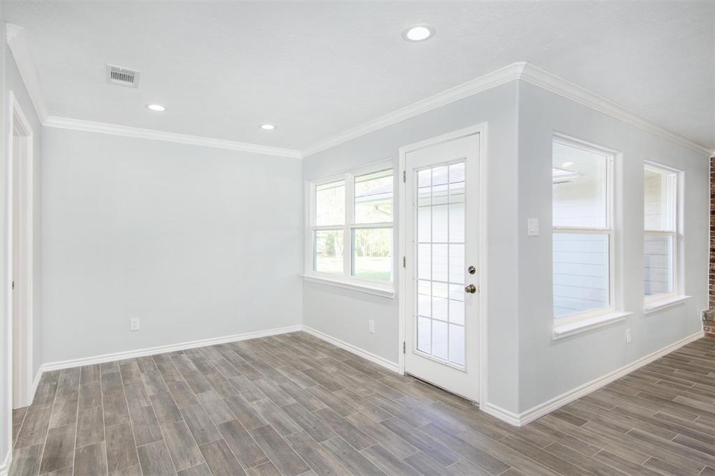 2811 Frostwood Circle, Dickinson, Texas image 19