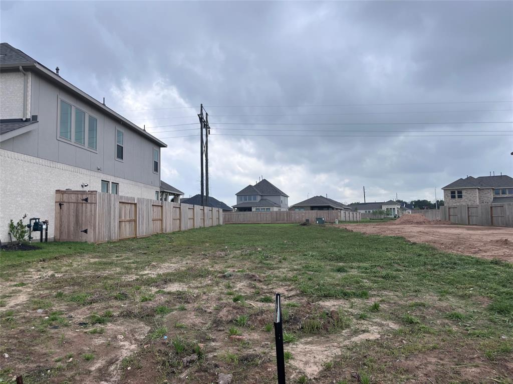 4015 Honeyspring Drive, Missouri City, Texas image 2