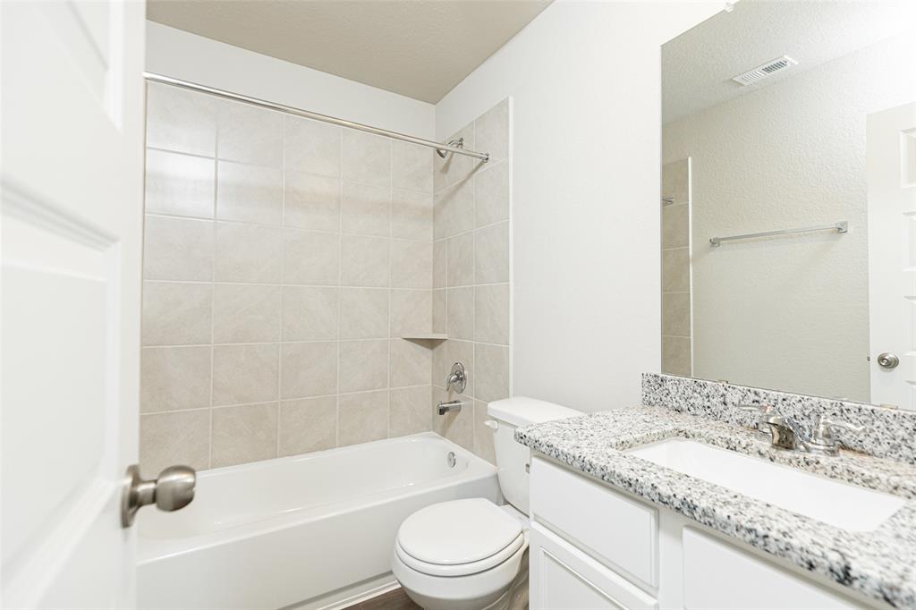 5135 Cannon Christopher Drive, Rosharon, Texas image 6