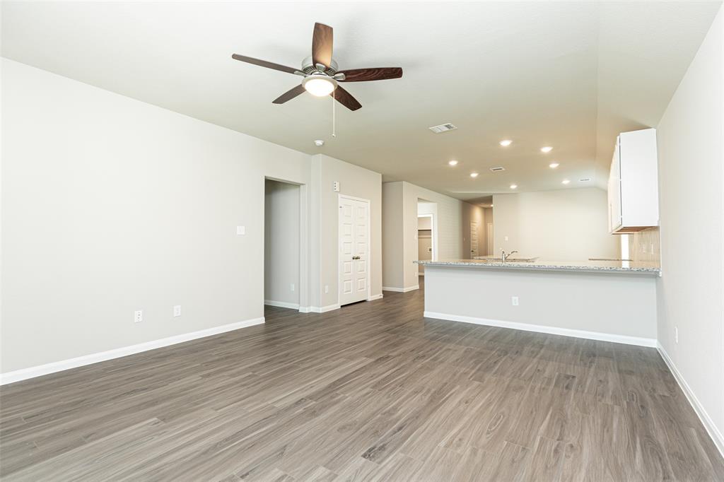5135 Cannon Christopher Drive, Rosharon, Texas image 11