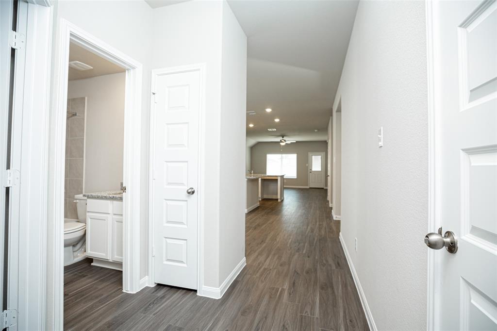5135 Cannon Christopher Drive, Rosharon, Texas image 3