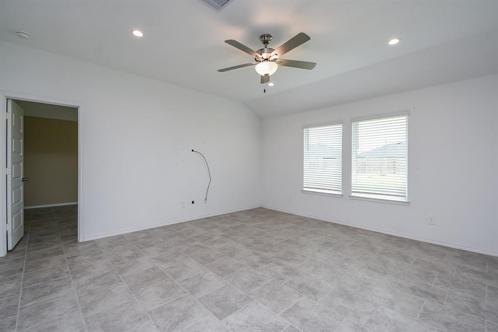 7527 Carson Court, Rosharon, Texas image 4