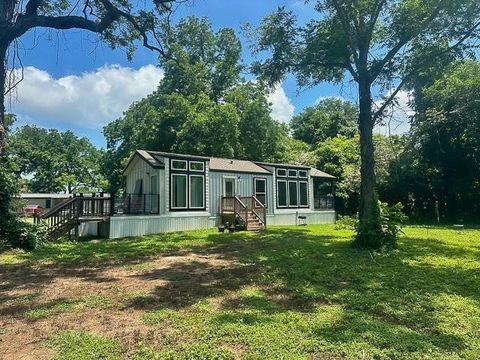 Single Family Residence in Wharton TX 480 Fern Lane.jpg