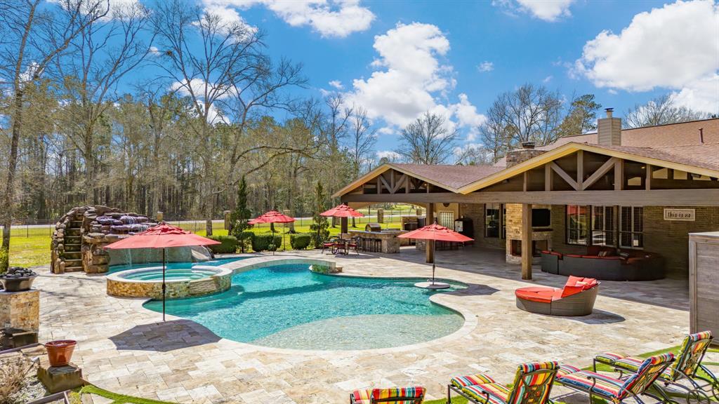 30202 Commons Scenic View Drive, Huffman, Texas image 1