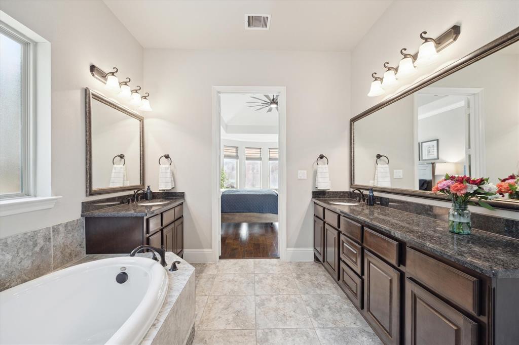 75 Twin Ponds Place, The Woodlands, Texas image 17