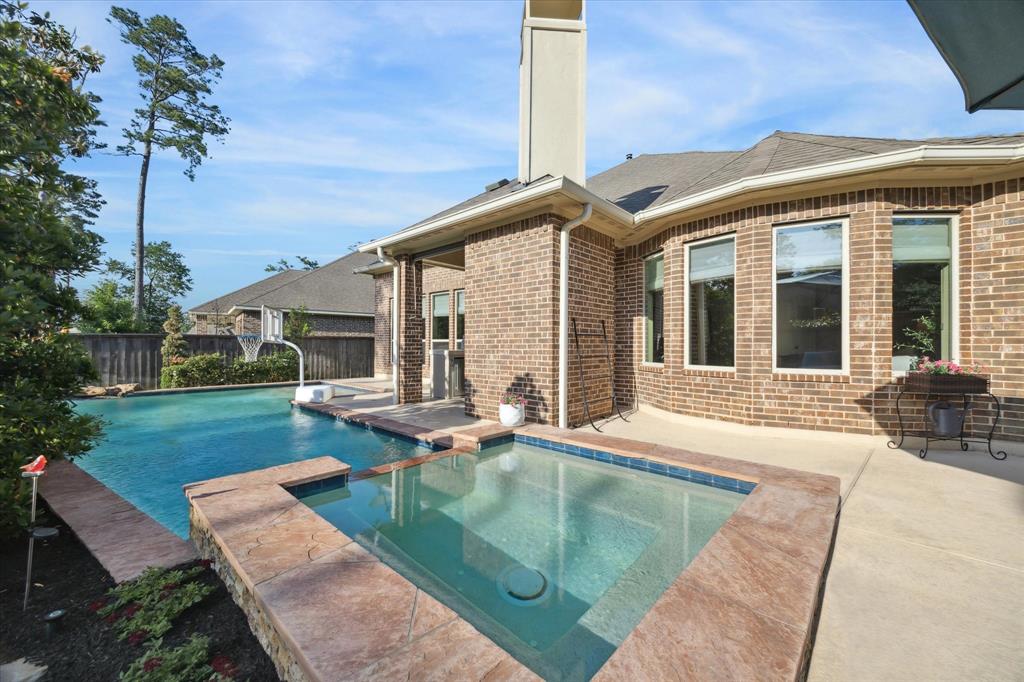 75 Twin Ponds Place, The Woodlands, Texas image 32