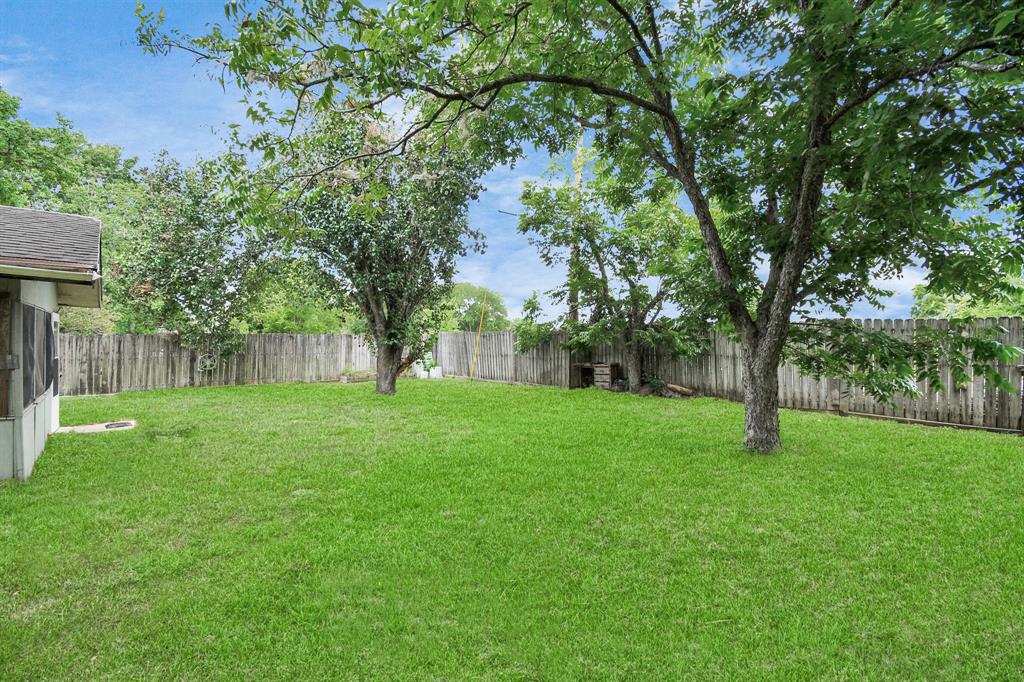 435 Oakdale Drive, Stafford, Texas image 35