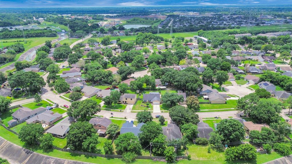 435 Oakdale Drive, Stafford, Texas image 33