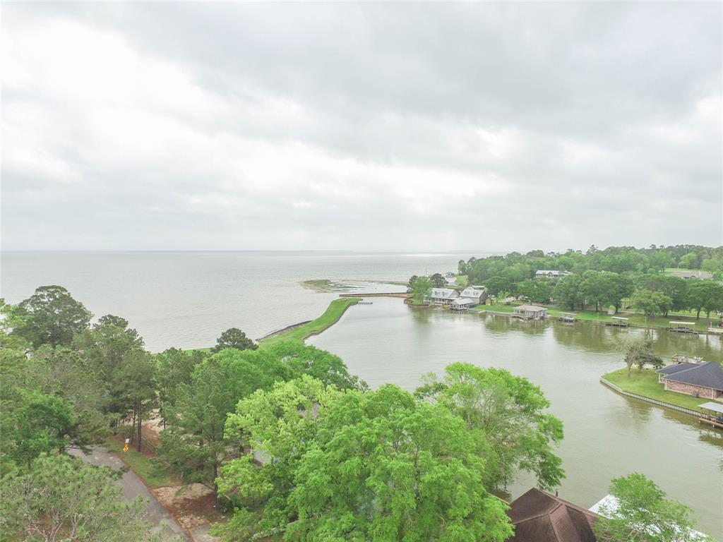 330 Holiday Lane, Coldspring, Texas image 3