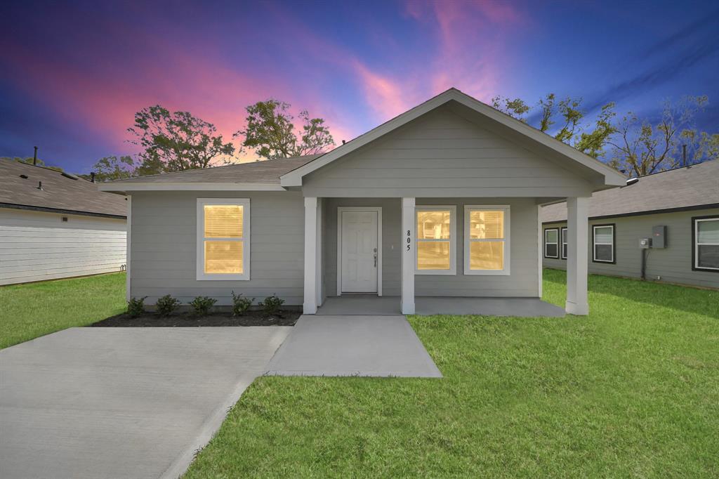 805 Jefferson Ave, Cleveland, Texas image 1