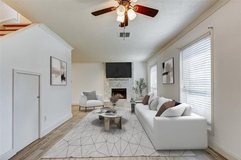 Single Family Residence in Houston TX 5218 Wickview Lane.jpg