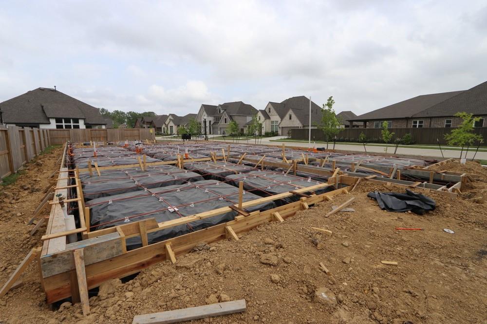 12302 Grassy Bend Drive, Mont Belvieu, Texas image 6