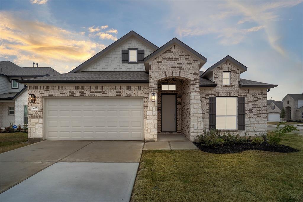 400 Hampton Edge Lane, Waller, Texas image 1