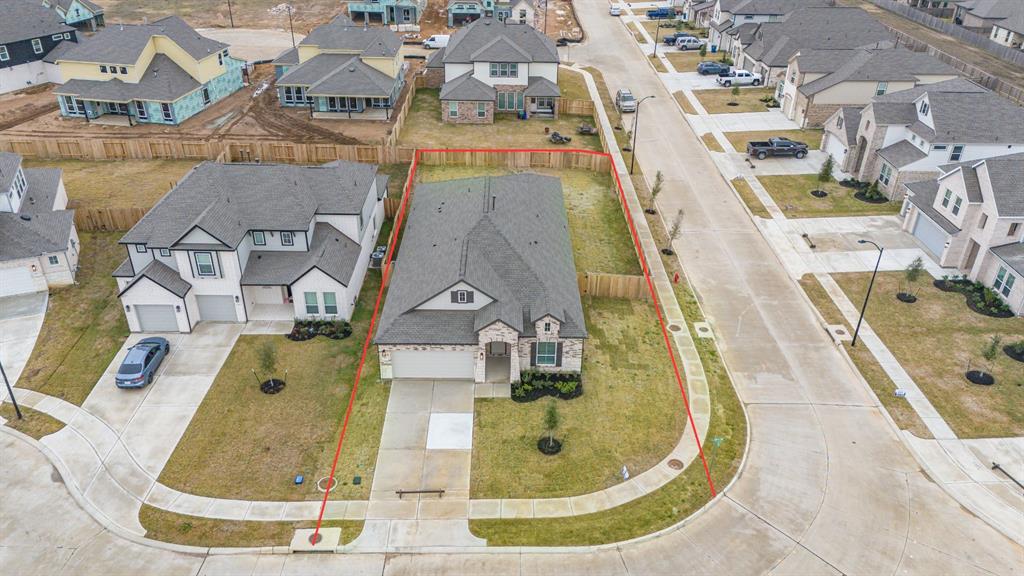 400 Hampton Edge Lane, Waller, Texas image 2