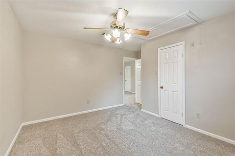 Single Family Residence in Pasadena TX 6931 Little Redwood Drive 30.jpg