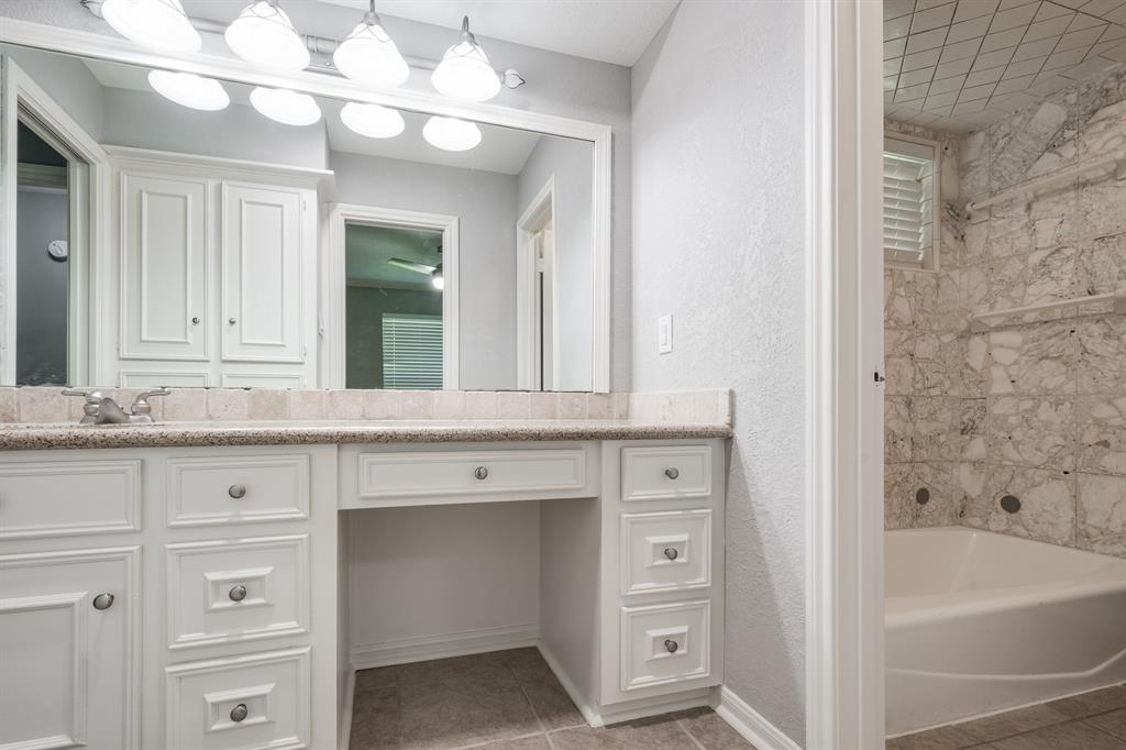 1714 Woodland Vista Drive, Houston, Texas image 27