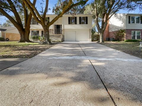 Single Family Residence in Houston TX 15807 Pinyon Creek Drive.jpg