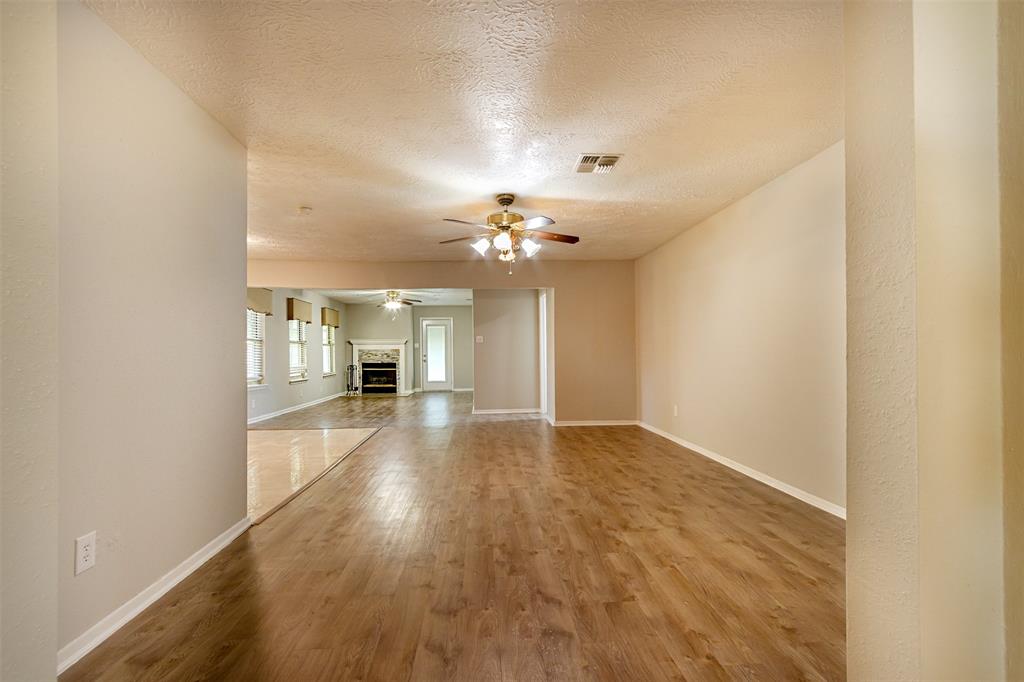 2105 Meadow Lark Lane, La Porte, Texas image 19