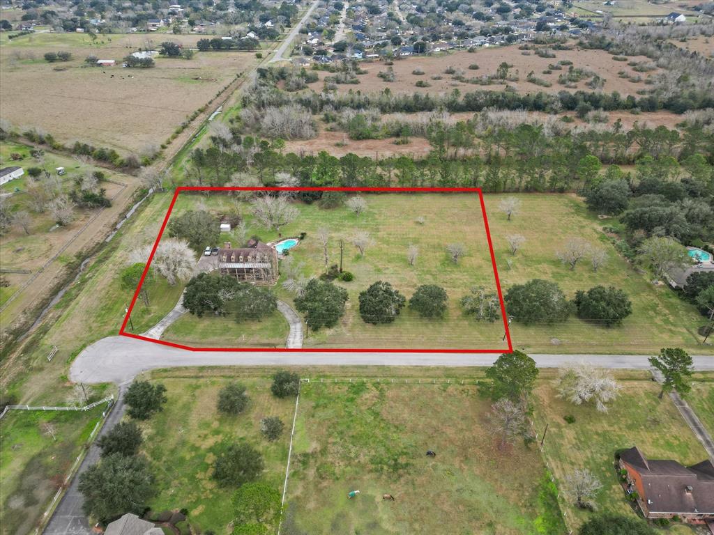 3003 Sky Ranch Drive, Alvin, Texas image 2