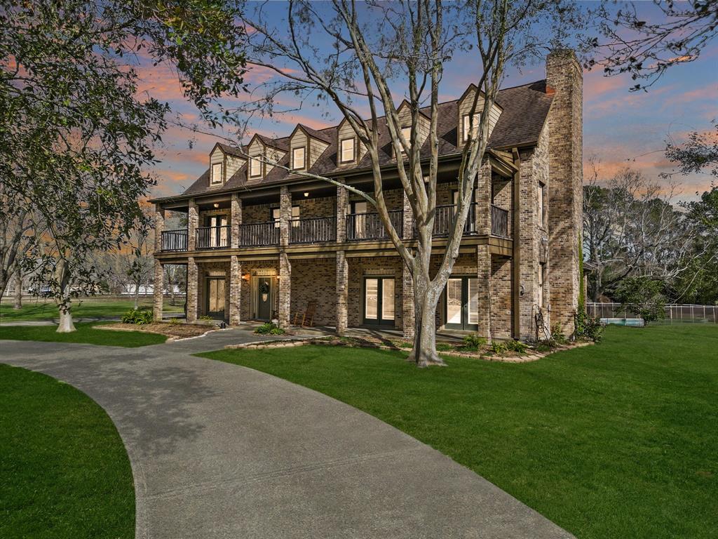 3003 Sky Ranch Drive, Alvin, Texas image 1
