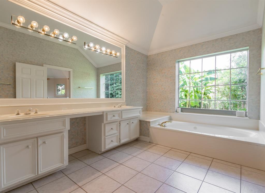 2107 Enchanted Lake Drive, League City, Texas image 22