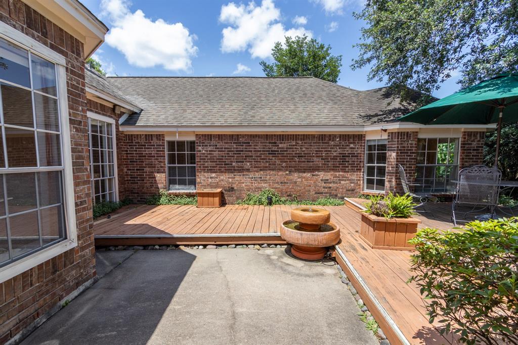 2107 Enchanted Lake Drive, League City, Texas image 42