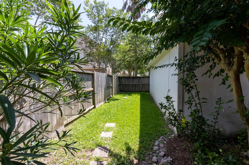 2107 Enchanted Lake Drive, League City, Texas image 40