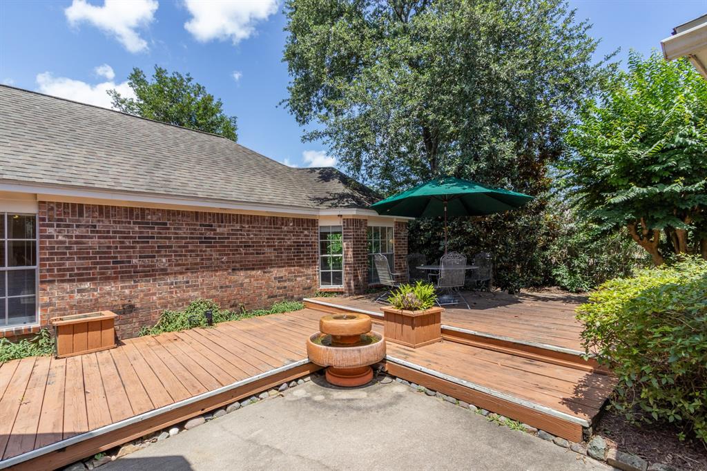 2107 Enchanted Lake Drive, League City, Texas image 37