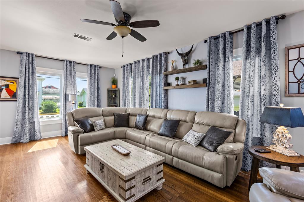 2412 39th Street, Galveston, Texas image 9