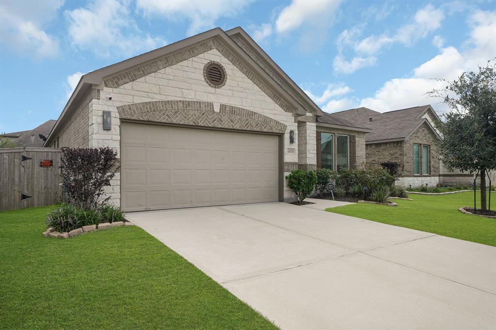 14710 Woodland Dawn Trail, Humble, Texas image 2