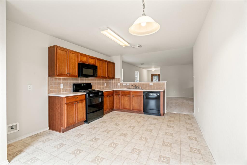 8110 Chancewood Lane, Humble, Texas image 7