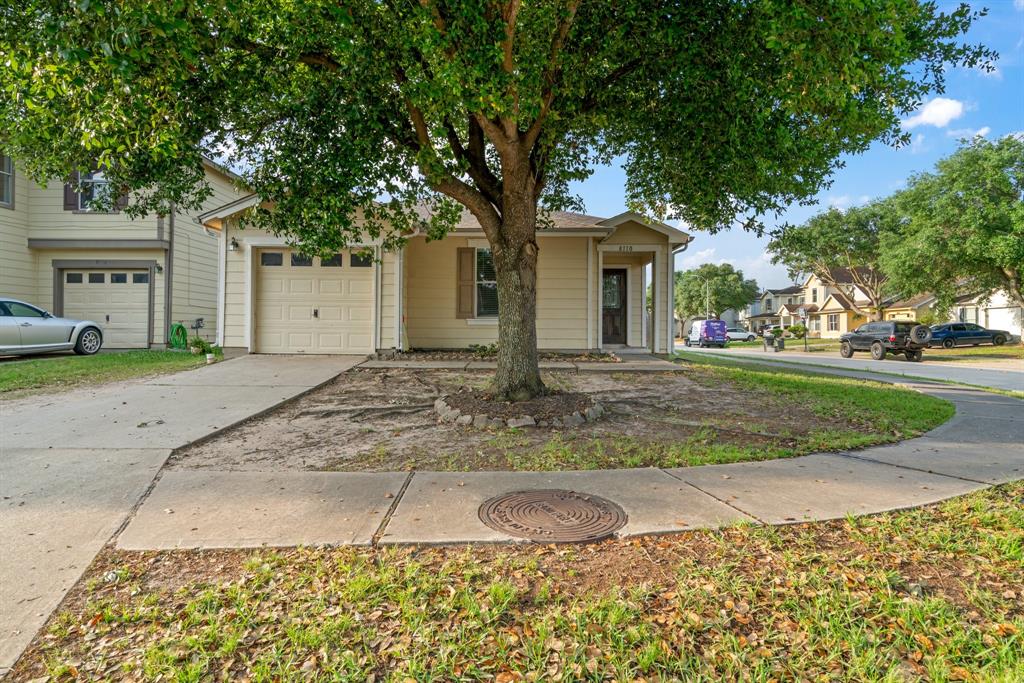 8110 Chancewood Lane, Humble, Texas image 2