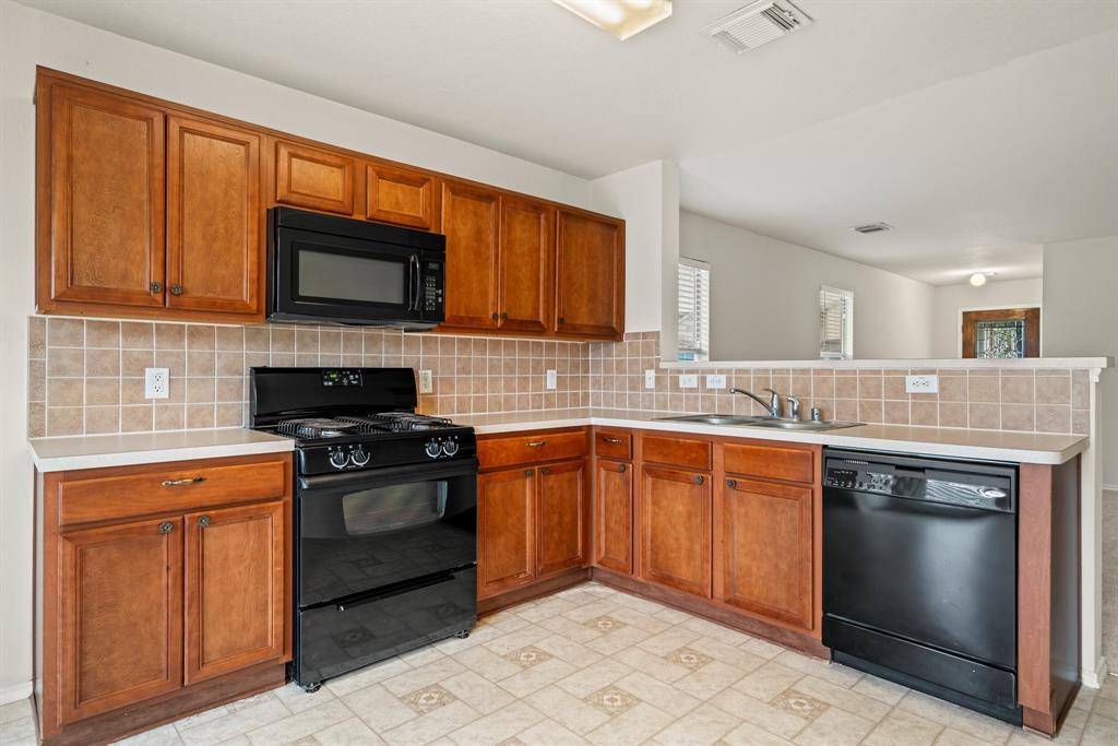 8110 Chancewood Lane, Humble, Texas image 8
