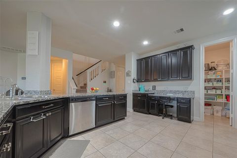 Single Family Residence in Houston TX 12607 Fernandez Falls Court 11.jpg