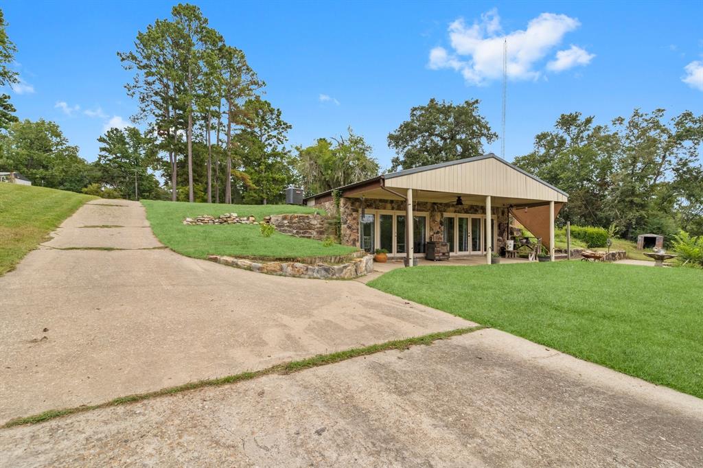 18 Arrowhead Drive, Huntsville, Texas image 2