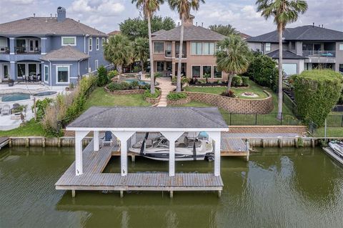 2938 N Island Drive Seabrook TX 77586