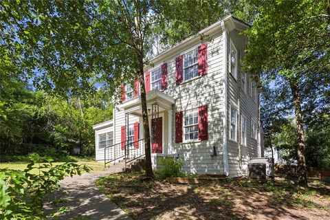 Photo of 1924 Avenue N 1/2, Huntsville, TX 77340 (MLS # 90440614)