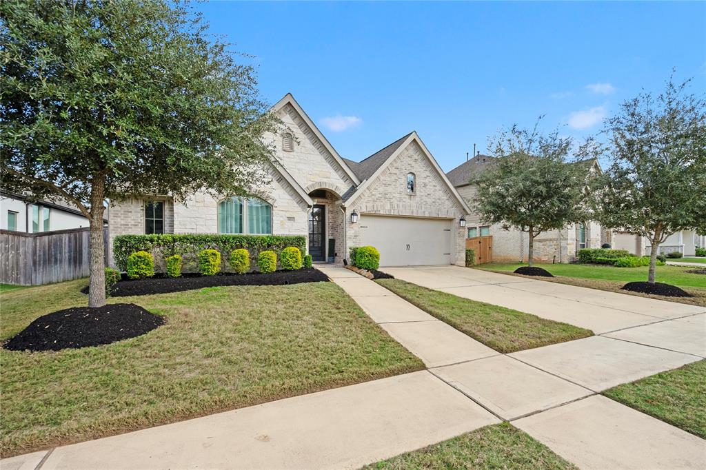 5026 Bent Tree Drive, Fulshear, Texas image 2