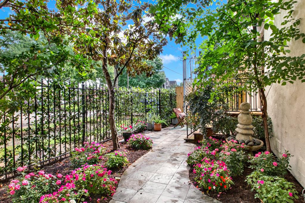 1432 W 21st Street A