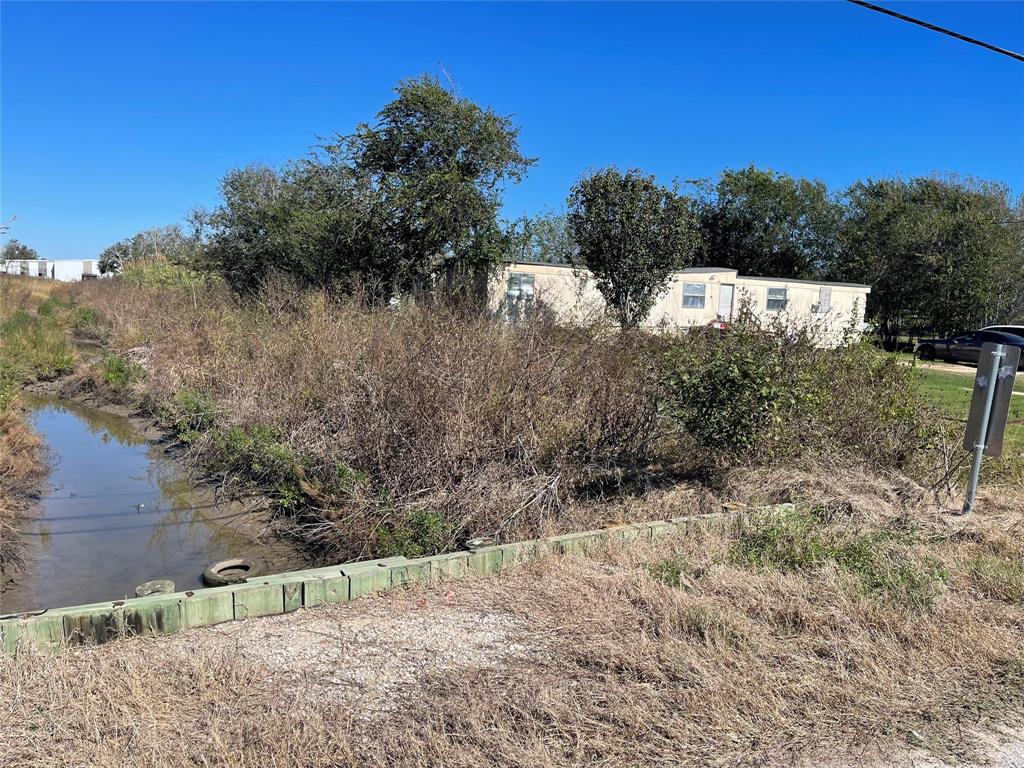 E Craymer Avenue, Palacios, Texas image 10