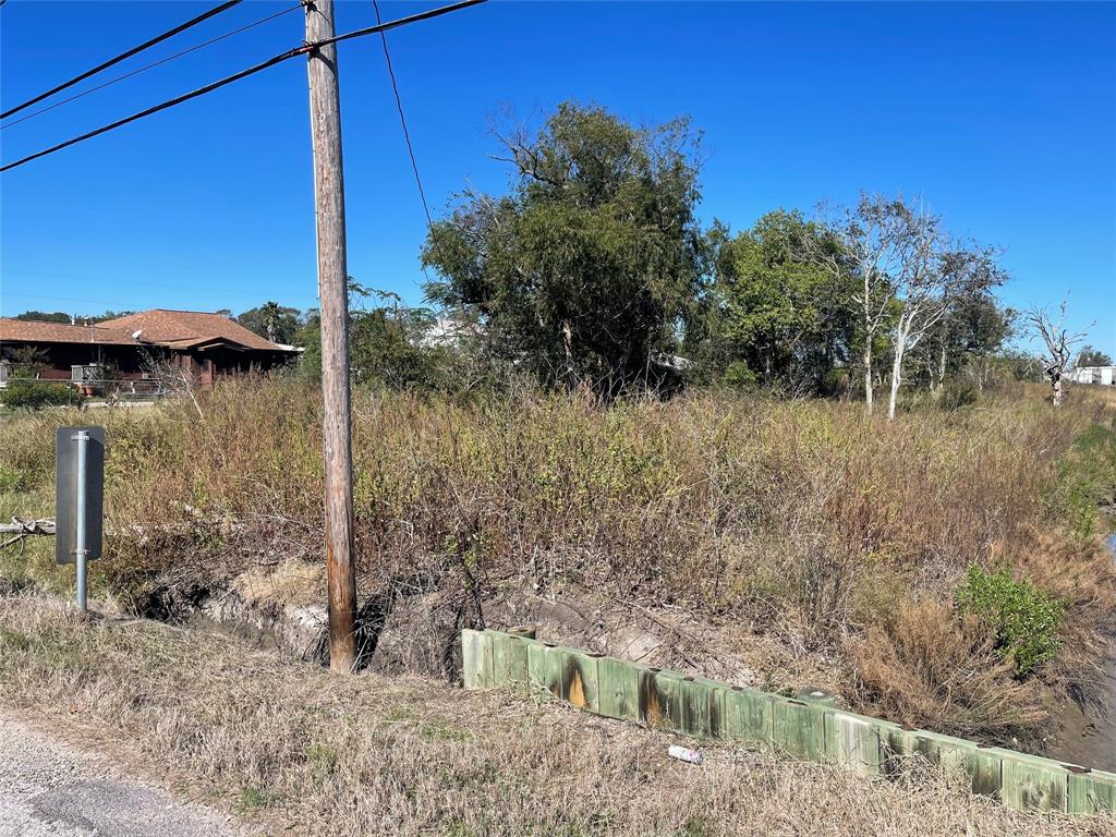 E Craymer Avenue, Palacios, Texas image 9