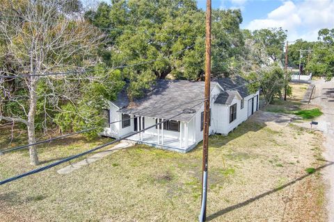 A home in Alvin