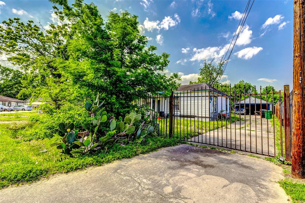 7825 Richland Drive, Houston, Texas image 3