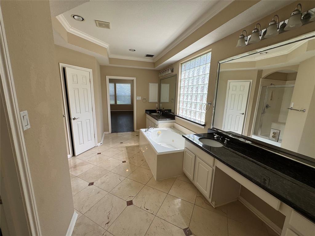 11703 Sterling Brook Street, Pearland, Texas image 33