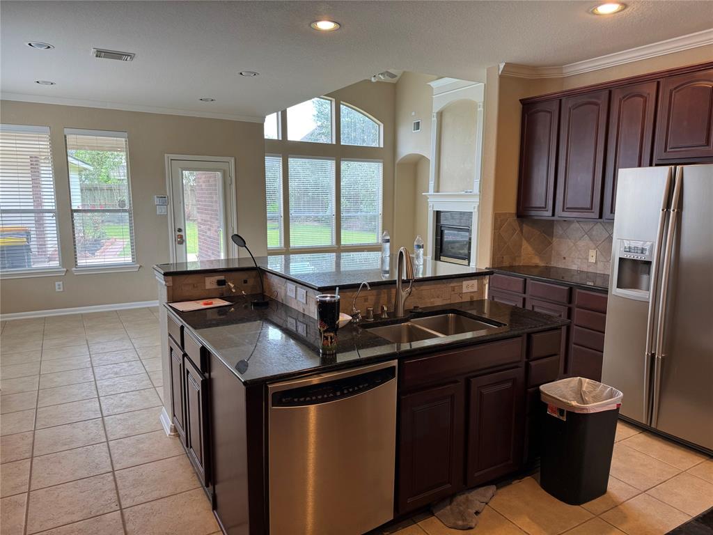 11703 Sterling Brook Street, Pearland, Texas image 11