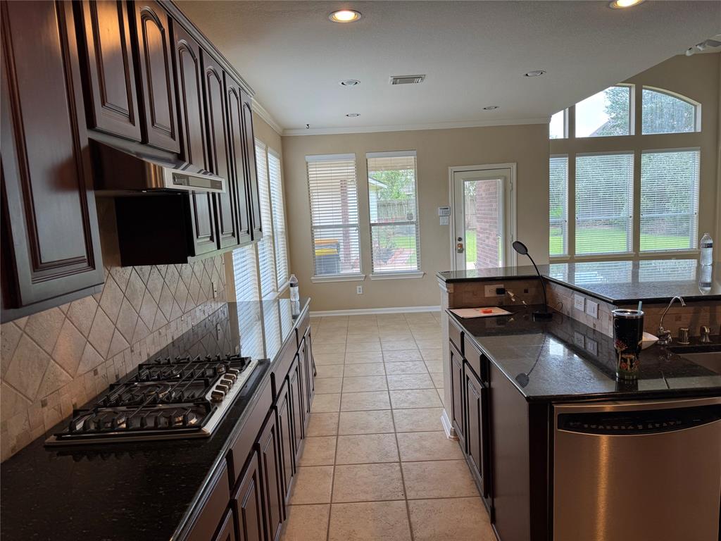 11703 Sterling Brook Street, Pearland, Texas image 8