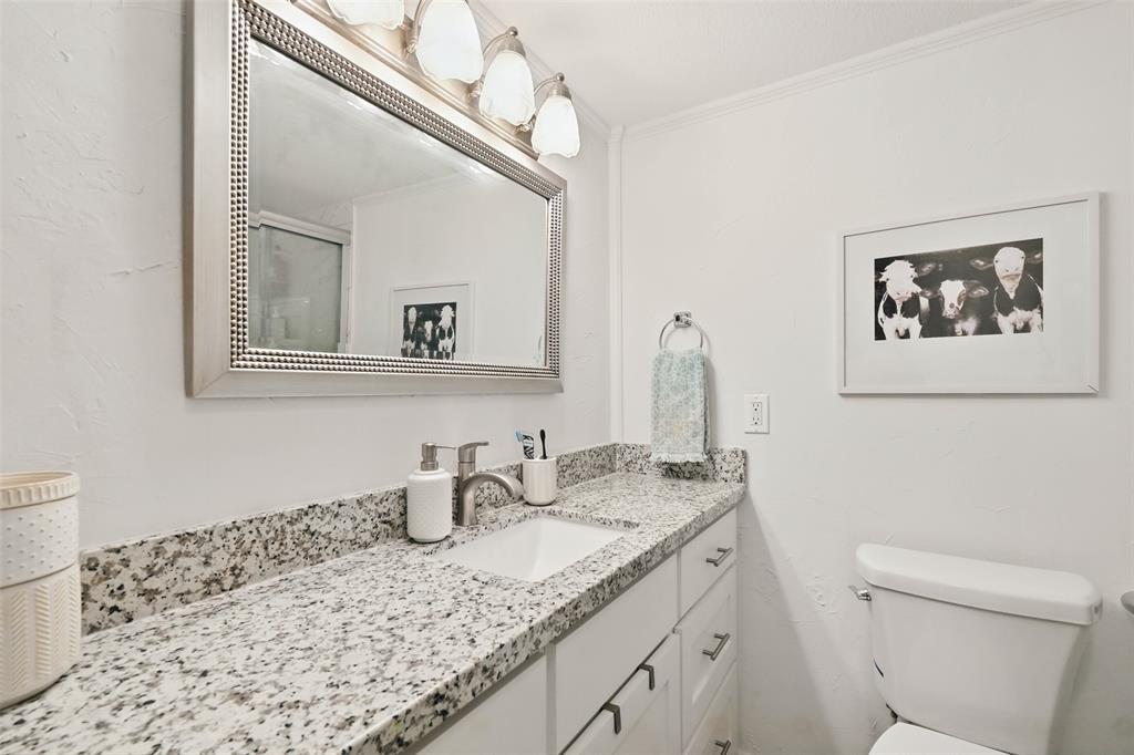 630 N Rockisland Street, Angleton, Texas image 14