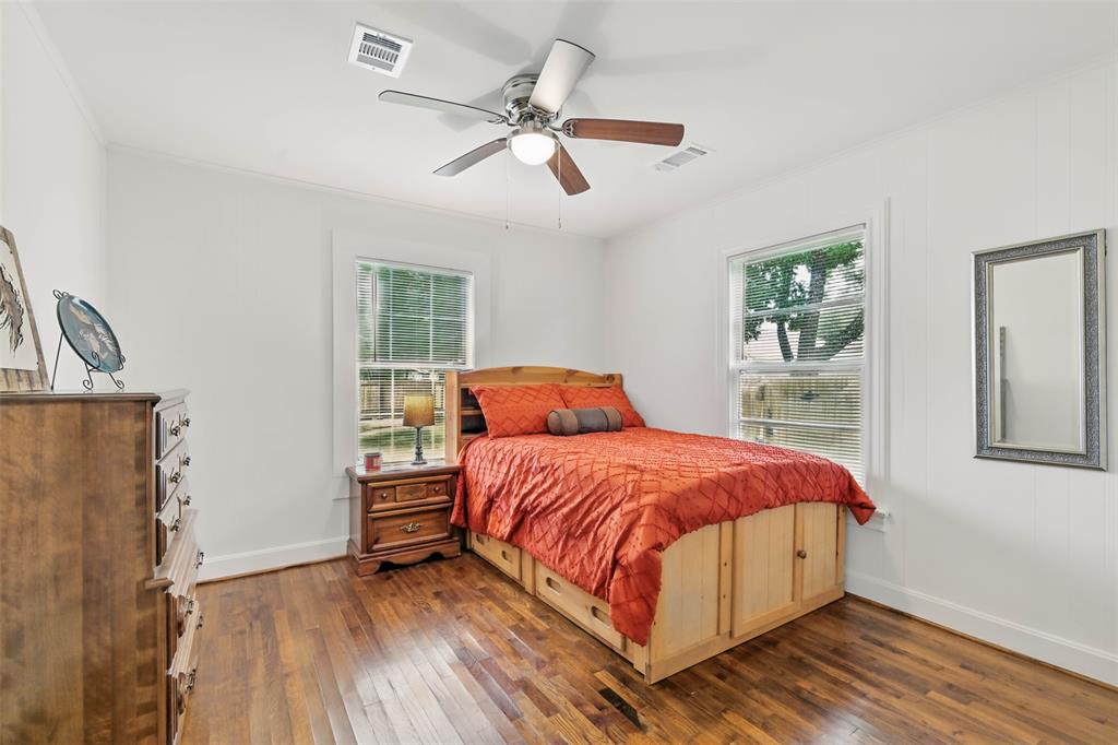 630 N Rockisland Street, Angleton, Texas image 23